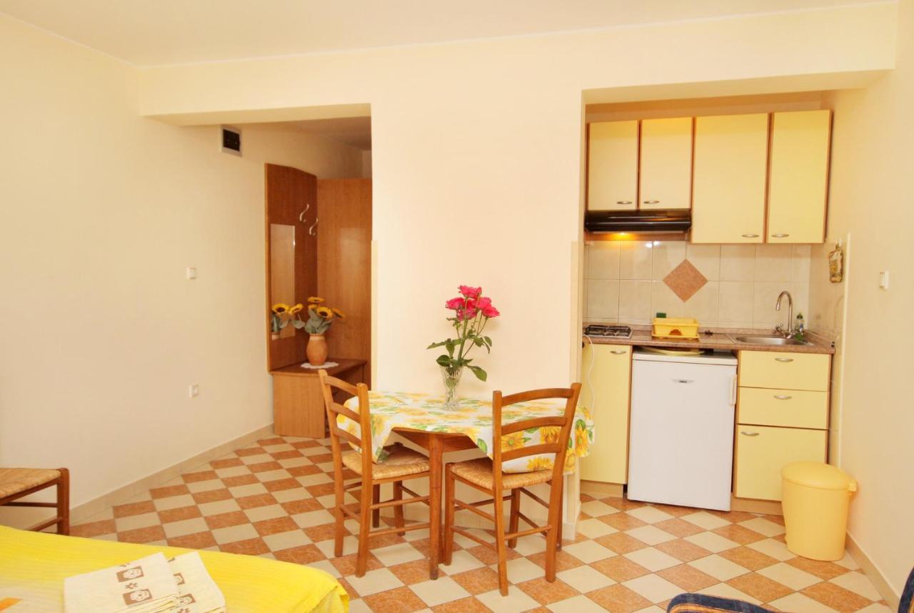 Apartments By The Sea Crikvenica - 2354 ภายนอก รูปภาพ