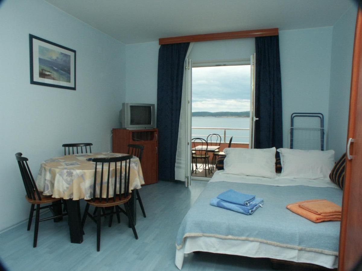 Apartments By The Sea Crikvenica - 2354 ภายนอก รูปภาพ