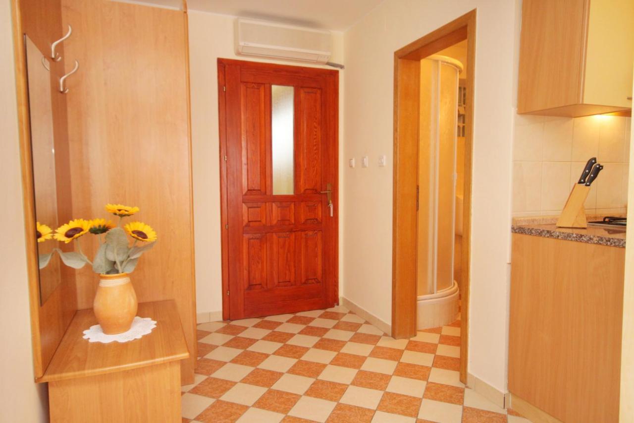 Apartments By The Sea Crikvenica - 2354 ภายนอก รูปภาพ