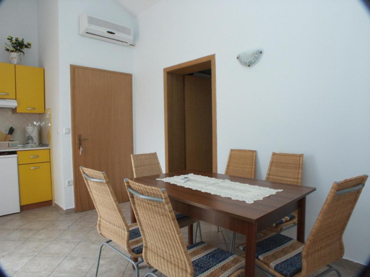 Apartments By The Sea Crikvenica - 2354 ภายนอก รูปภาพ